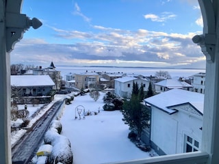 Blick auf die zugefrorene Ostsee