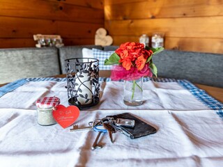 Ferienhütte Puutz_Wörgl_Dissertori_DetailTisch