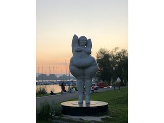 Kunst am See von Miriam Lenk 800 m bis zur FEWO