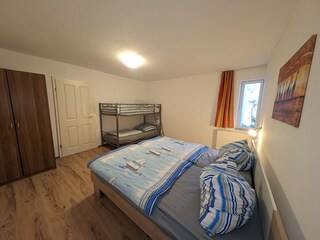 Schlafzimmer 2