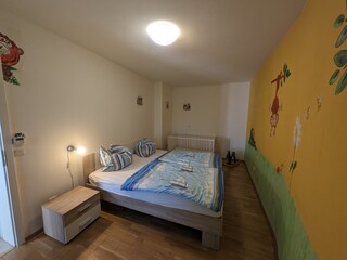 Schlafzimmer 1