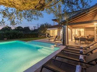 Villa Nar mit Pool