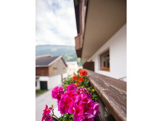 Das Appartement verfügt über einen großen Balkon.