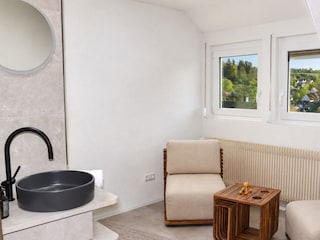 Tanne und Tal Relax – Badezimmer mit Wellnessbereich