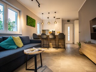 Küche und Wohnzimmer sind ein offener Raum.