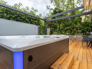 The roof can be open.