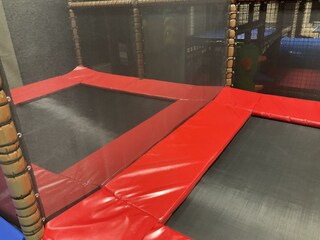 2 x Trampolin