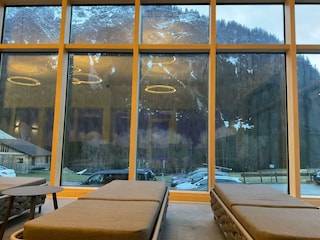 Ruhebereich mit Bergblick