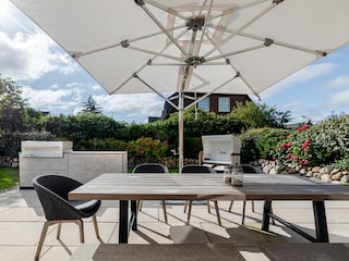 Terrasse mit Gartenküche