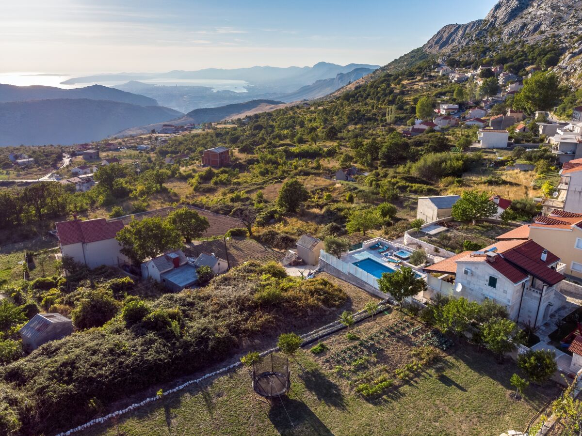 Villa Runje mit organischem Garten und Trampolin