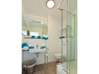 Norderney / Nordhelmeck 6 oben - Badezimmer