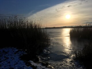 Blick auf den gefrorenen Peenestrom - 500 m vom Haus