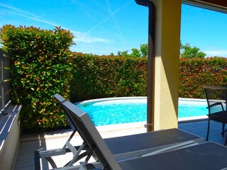 Liegefläche und Pool zur Alleinnutzung