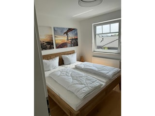 Schlafzimmer 2 v. 3