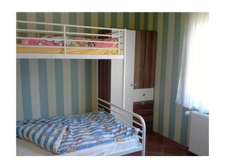 Schlafz. unten  für 3 Pers.