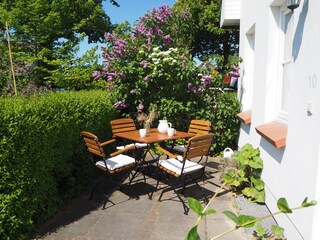 Die Sitzgruppe auf der Terrasse