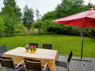 Gemütlich zusammensitzen auf der Terrasse