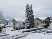 FeWo  im Bild rechts, großer Balkon