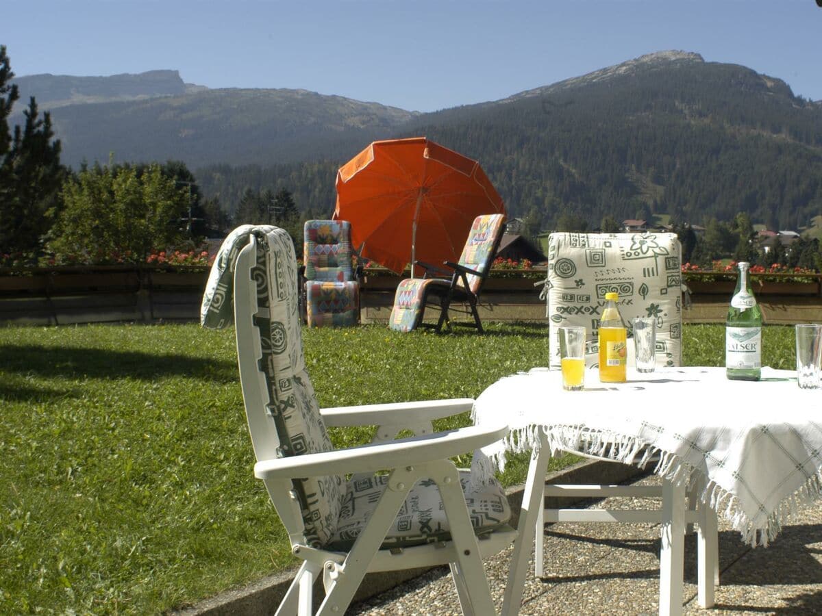 Südterrasse mit Liegewiese