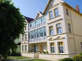 Blcik von der Promenade auf das HAus