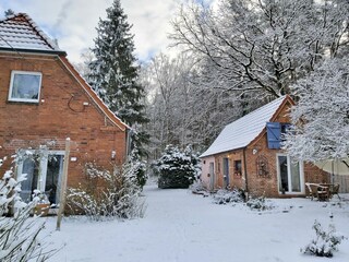 Ansicht Haupthaus und Waldkauz