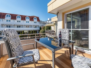 Der möblierte Balkon.
