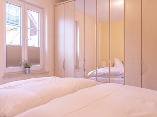 Schlafzimmer mit Doppelbett