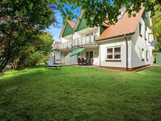 Terrasse mit Gartenanteil