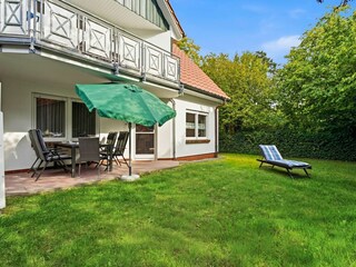 Terrasse mit Gartenanteil