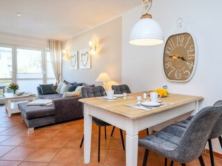 Essbereich mit Blick zum Sofa