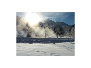 Frischer Pulverschnee güßt die Sonne