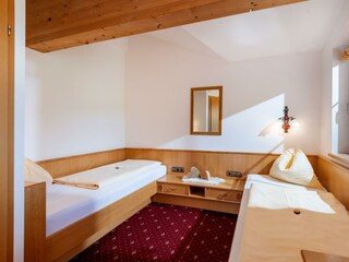 Schlafzimmer 2