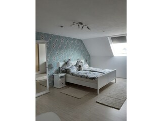 Schlafzimmer 4