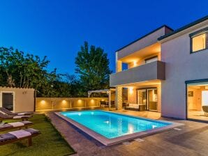 Beautiful Villa Nika with Pool - Valbandon - image1