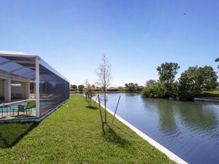 the landing stage of the property in Cape Coral