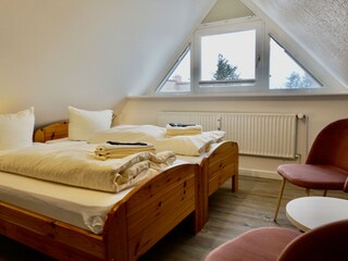 Schlafzimmer 2