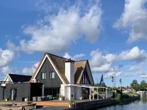 Villa at the water in Friesland (NI) - Stavoren - image1