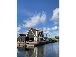 Exklusive Villa in direkter Wasserlage