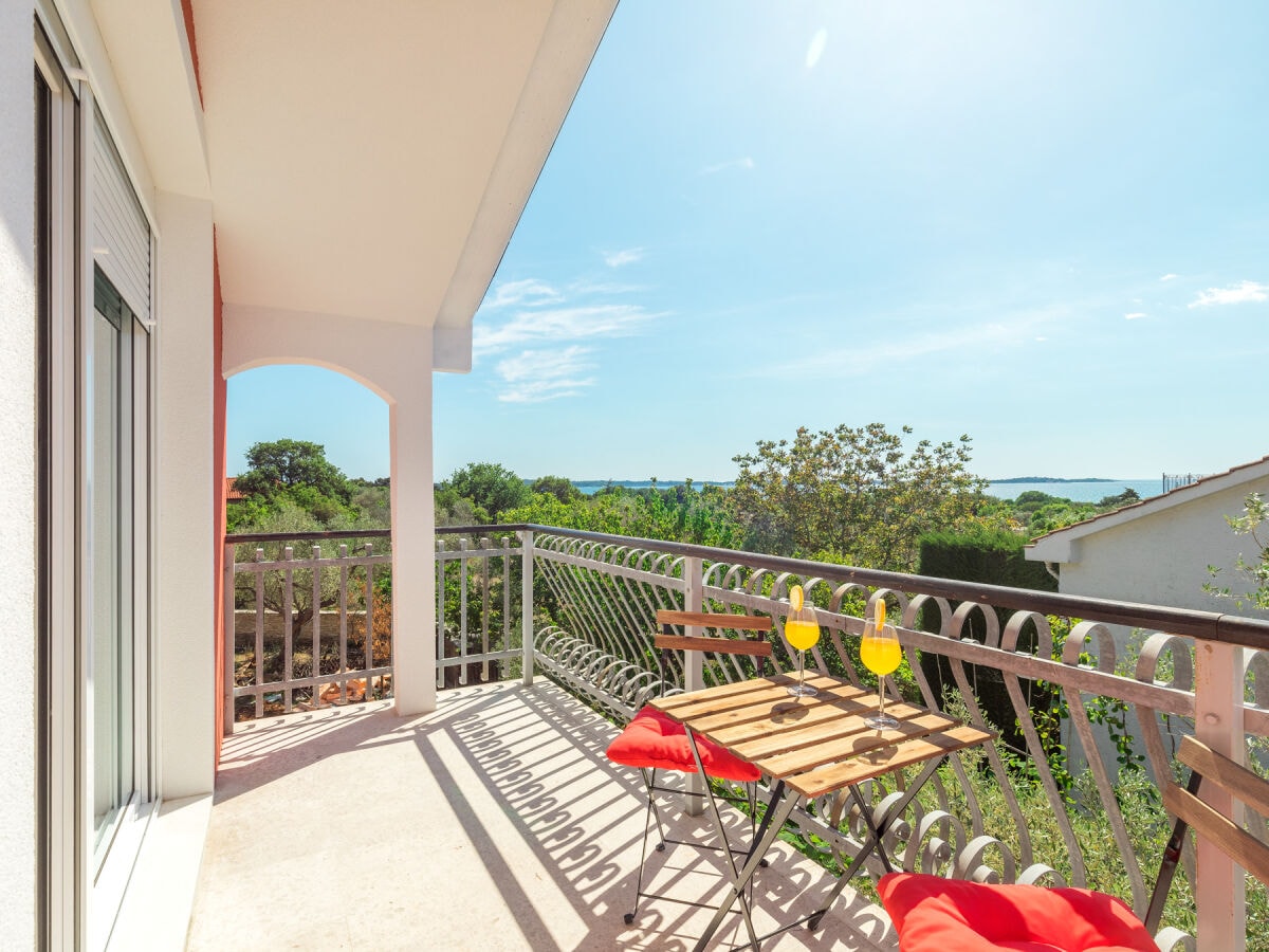 Balkon im ersten Stockwerk