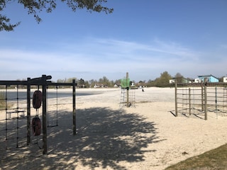 Spielplatz direkt am Strand