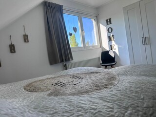 Schlafzimmer 2- von hier hat man Blick auf die Gracht