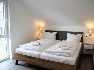 Schlafzimmer DG