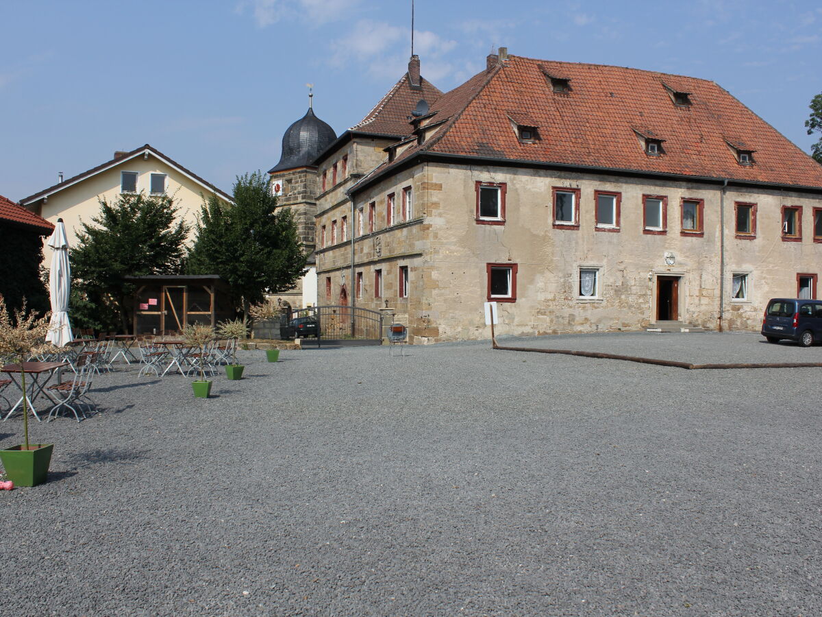 Das Schloss vom Gesindehof
