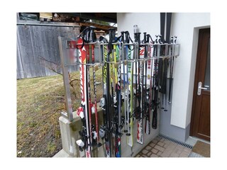 App. Hinteregg: Sperrbare Skiaufbewahrung