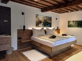 Schlafzimmer mit vier Betten