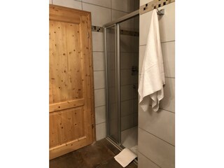 Dusche im Bad