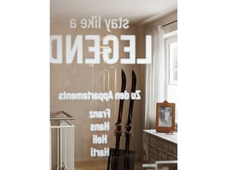 Charly Kahr Family Legende