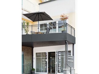 Charly Kahr Family Außenaufnahme