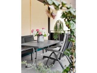 Charly Kahr Family Hans Terrasse Hochformat