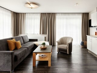 Charly Kahr Family Franz Wohnraum